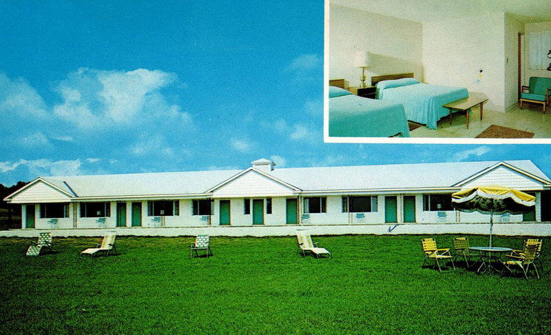 Chapel Hill Motel - Old Postcard (newer photo)